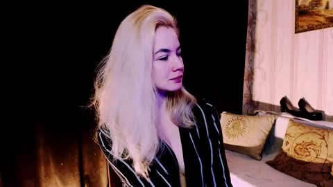 Carin online show from 11-24-25, 04:34