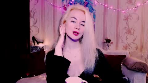 Snapshot of carinfox chatting on 04-24-26, 04:59 Carin online show from 04-24-26, 04:59
