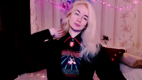 Snapshot of carinfox chatting on 04-27-26, 04:54 Carin online show from 04-27-26, 04:54