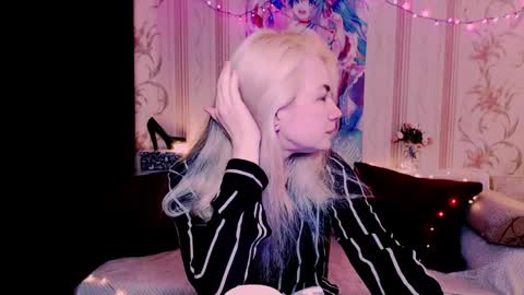 Snapshot of carinfox chatting on 05-01-26, 05:56 Carin online show from 05-01-26, 05:56