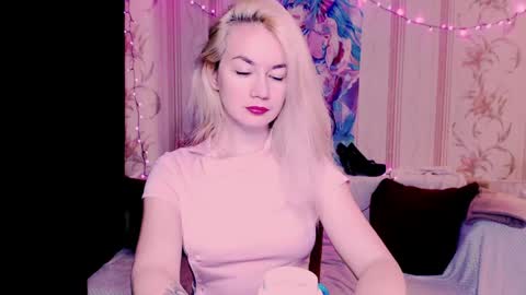 Snapshot of carinfox chatting on 05-20-26, 04:51 Carin online show from 05-20-26, 04:51