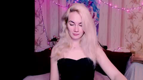 Snapshot of carinfox chatting on 05-24-26, 06:46 Carin online show from 05-24-26, 06:46