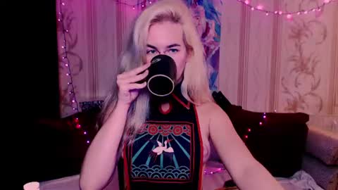 Snapshot of carinfox chatting on 07-02-26, 08:59 Carin online show from 07-02-26, 08:59