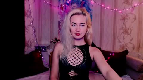 Snapshot of carinfox chatting on 07-07-26, 05:54 Carin online show from 07-07-26, 05:54