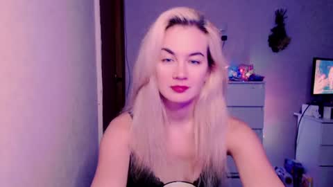 Snapshot of carinfox chatting on 07-27-26, 06:53 Carin online show from 07-27-26, 06:53