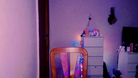 Snapshot of carinfox chatting on 08-02-26, 04:11 Carin online show from 08-02-26, 04:11