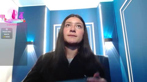 Snapshot of caritoluna_ chatting on 11-19-25, 04:01 Carito online show from 11-19-25, 04:01