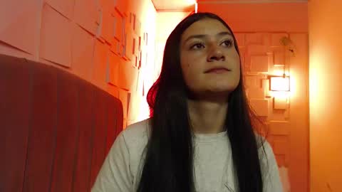 Snapshot of caritoluna_ chatting on 12-14-25, 03:23 Carito online show from 12-14-25, 03:23