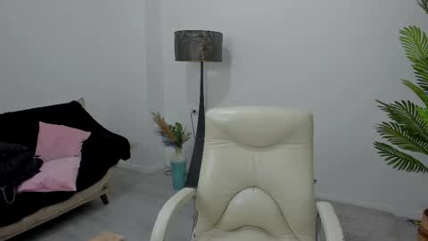 Snapshot of carla_shine chatting on 01-11-26, 05:23 carla_shine online show from 01-11-26, 05:23