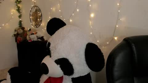 Snapshot of carla_smith__ chatting on 12-15-25, 03:55 Carla online show from 12-15-25, 03:55