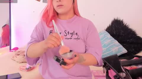 Snapshot of carla_wet18 chatting on 10-28-25, 01:14 Carla Wet18 online show from 10-28-25, 01:14