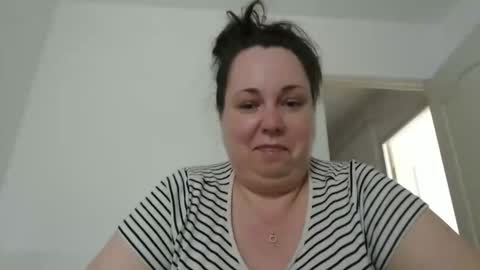 Snapshot of carlaruth chatting on 05-31-26, 05:15 Carlaruth online show from 05-31-26, 05:15