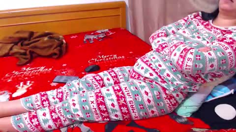 Snapshot of carlasweet00 chatting on 12-15-25, 03:11 carlasweet00 online show from 12-15-25, 03:11