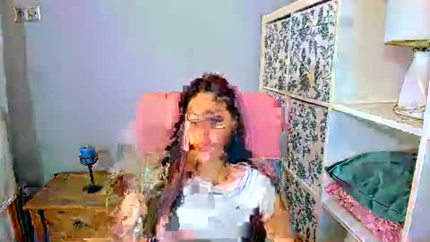 Snapshot of carlaxsensual chatting on 05-19-26, 05:08 CarlaxSensual online show from 05-19-26, 05:08
