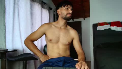 Snapshot of carlbadams96 chatting on 12-24-24, 03:58 sebasfit online show from 12-24-24, 03:58