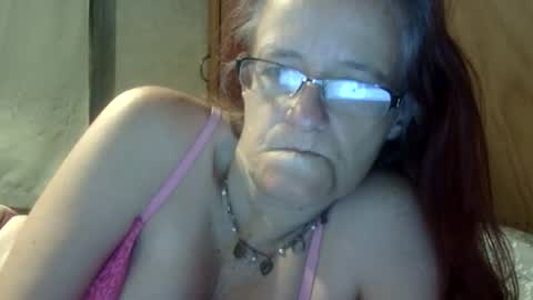 carleeswoman08 online show from 04-14-26, 12:11