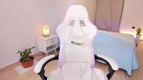 Alejandra online show from 11-22-25, 01:48