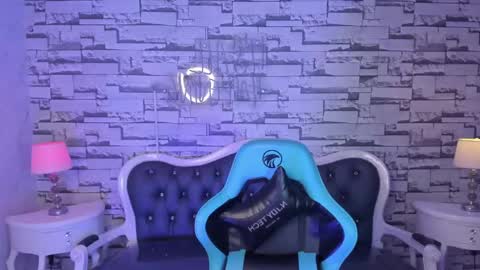 CARLYE   online show from 12-19-24, 04:13