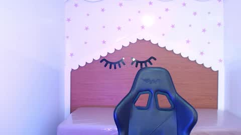 CARLYE   online show from 11-21-25, 03:16