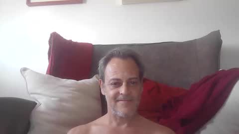 Snapshot of carlo76mx chatting on 01-17-25, 06:44 carlo online show from 01-17-25, 06:44