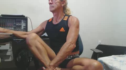 Snapshot of carlos2557 chatting on 02-27-26, 01:27 carlos online show from 02-27-26, 01:27