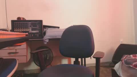 Snapshot of carlos2557 chatting on 03-02-26, 02:13 carlos online show from 03-02-26, 02:13