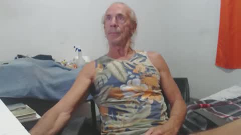 Snapshot of carlos2557 chatting on 05-02-26, 02:38 carlos online show from 05-02-26, 02:38