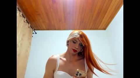 Snapshot of carlosdr10 chatting on 06-08-26, 11:27 LisaGreyson online show from 06-08-26, 11:27