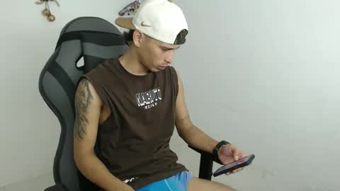 carlossmi01 online show from 12-05-25, 11:30