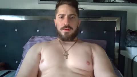 Snapshot of carlostaxes chatting on 03-04-25, 01:49 Carlos online show from 03-04-25, 01:49