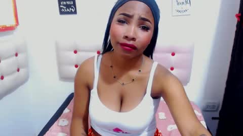 Snapshot of carlotadivaxxx chatting on 06-25-26, 04:11 CarlotaDivaxxx online show from 06-25-26, 04:11