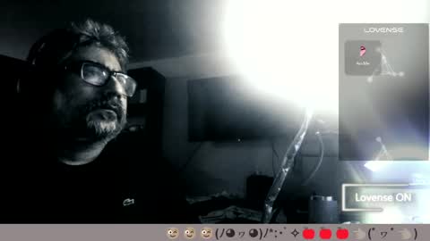 Snapshot of carmelo_devitto chatting on 04-14-26, 07:03 soy Batman online show from 04-14-26, 07:03