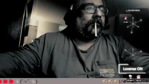 Snapshot of carmelo_devitto chatting on 04-23-26, 06:14 soy Batman online show from 04-23-26, 06:14