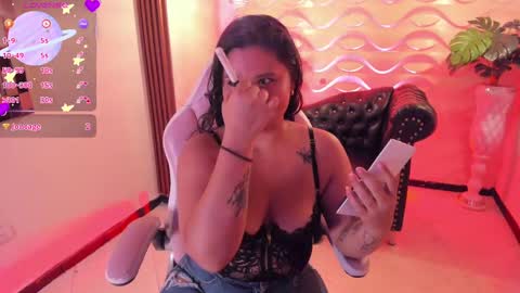Snapshot of caro_sexyhot chatting on 11-06-25, 01:06 carolina online show from 11-06-25, 01:06