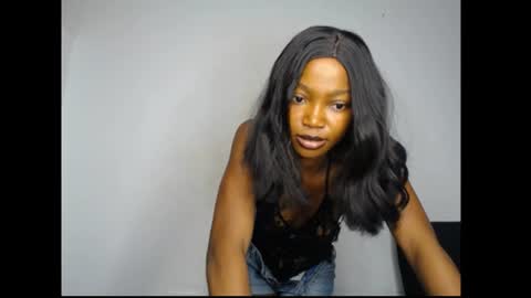 caroline online show from 06-25-26, 05:12