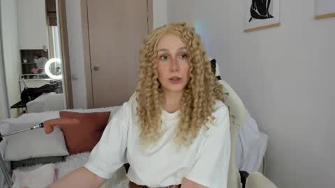 carol_may_ online show from 05-15-26, 07:04