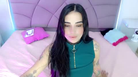 Carolaine01 online show from 11-22-25, 05:45