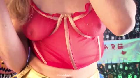 Snapshot of carolblonde chatting on 10-31-25, 06:47 Char online show from 10-31-25, 06:47