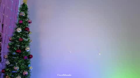 Snapshot of carolblonde chatting on 12-16-25, 01:10 Char online show from 12-16-25, 01:10