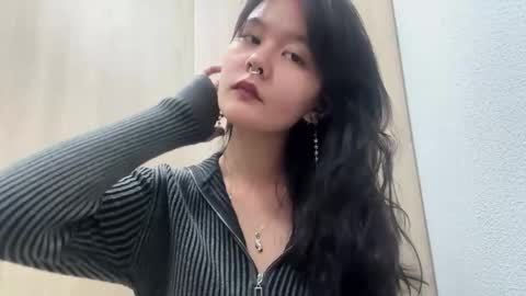 Snapshot of carolfreer chatting on 11-10-25, 01:10 Kim online show from 11-10-25, 01:10