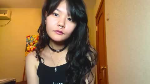 Snapshot of carolfreer chatting on 11-12-25, 12:27 Kim online show from 11-12-25, 12:27