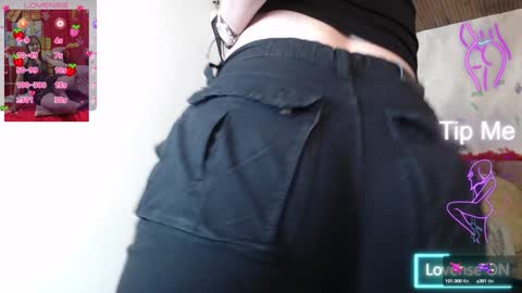 Carolin  online show from 01-18-25, 03:42