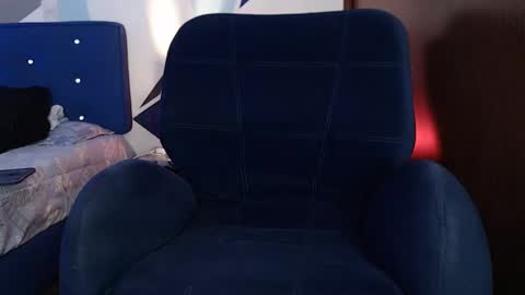 Snapshot of carolin_moore chatting on 12-08-24, 02:52 Carolin Moore online show from 12-08-24, 02:52