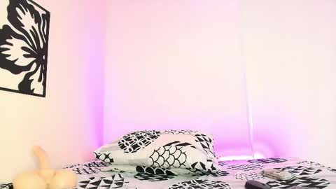 Snapshot of carolina_baire chatting on 04-13-26, 12:43 carolina baire online show from 04-13-26, 12:43