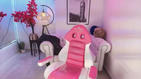 CAROLINA.  online show from 01-19-26, 11:47