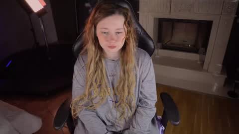 Mira online show from 04-12-26, 05:34