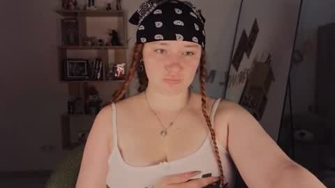 Snapshot of carolina_winter chatting on 07-16-26, 05:46 Mira online show from 07-16-26, 05:46