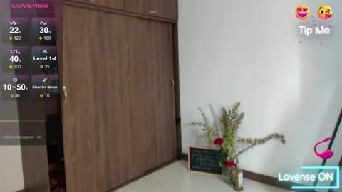 Snapshot of carolina_zaens chatting on 12-03-24, 01:43 carolina_zaens online show from 12-03-24, 01:43