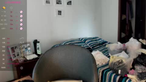 Snapshot of carolina_zaens chatting on 02-20-25, 05:29 carolina_zaens online show from 02-20-25, 05:29