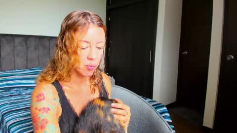 carolina_zaens online show from 02-24-26, 06:06